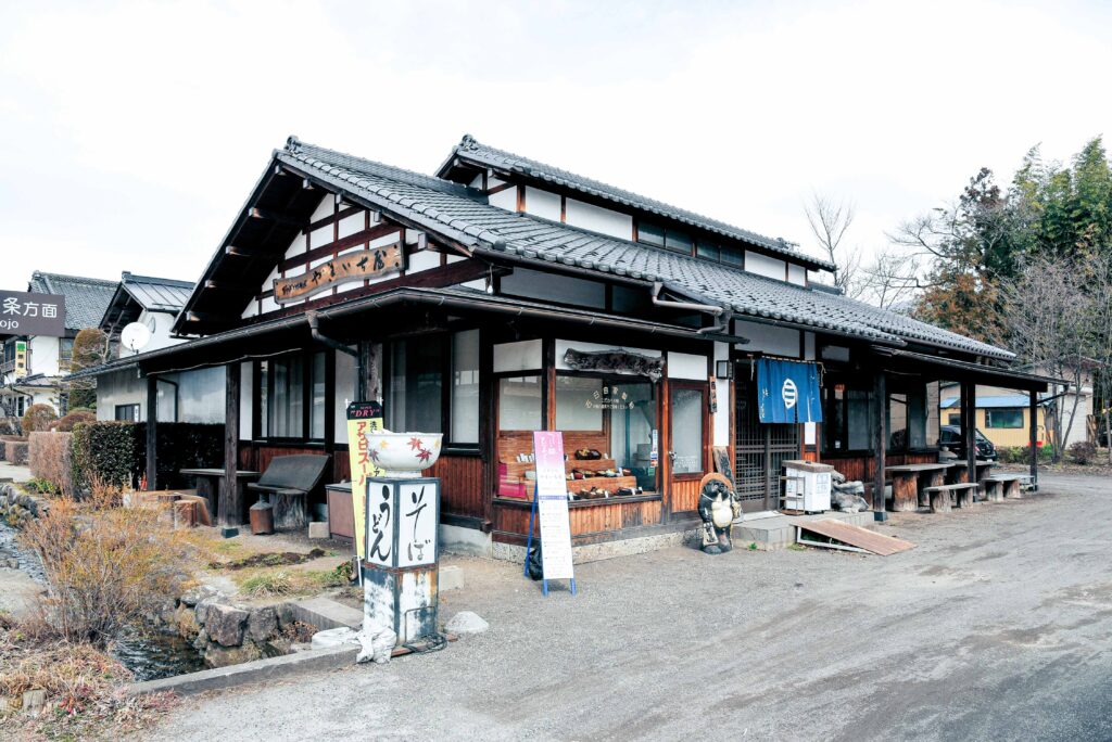 道の駅「たくみの里」やまいち外観