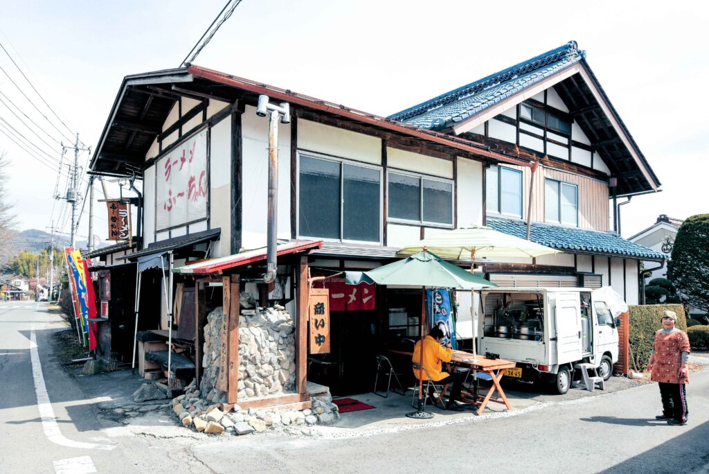 道の駅「たくみの里」ふーちゃんラーメン外観