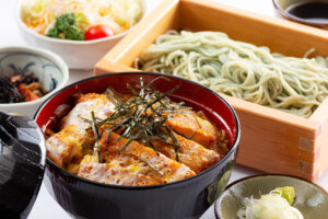 つまり食堂の妻有ポークのかつ丼