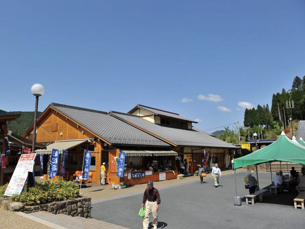 道の駅　どんぐりの里いなぶの外観