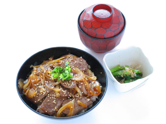 「レストランいいたか」の鹿肉丼 