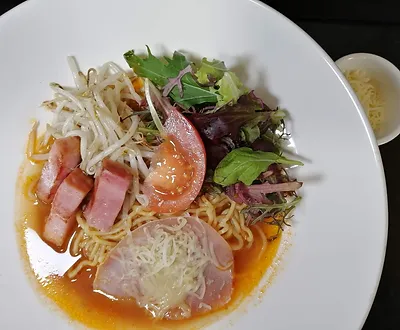 道の駅　願成就温泉のトマトラーメン