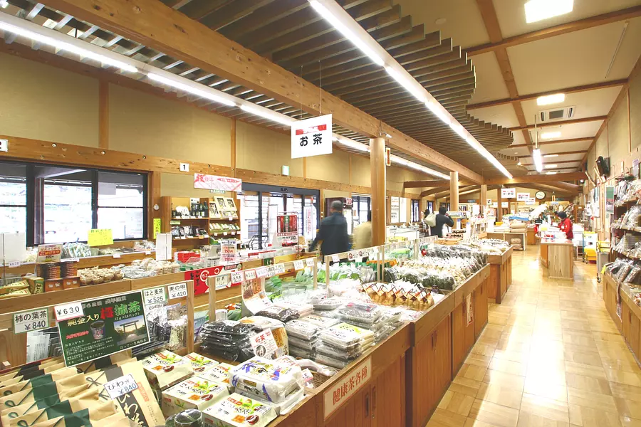 特産品等販売所「いいたかの店」の売り場
