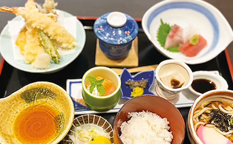  道の駅 飛騨金山ぬく森の里温泉　お食事処の定食