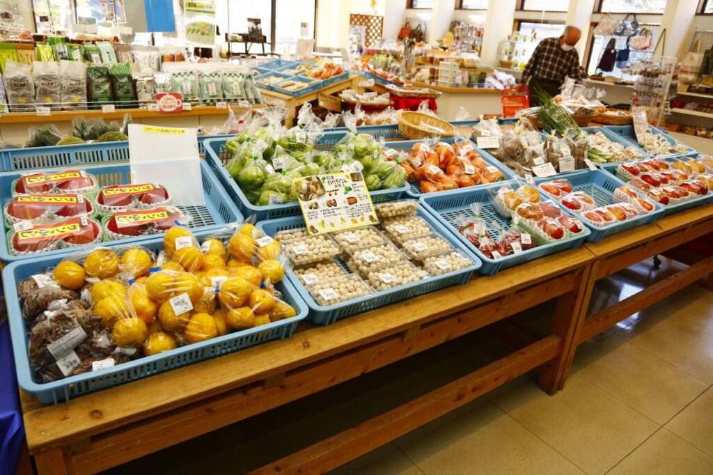 道の駅星のふる里ふじはしの直売所２