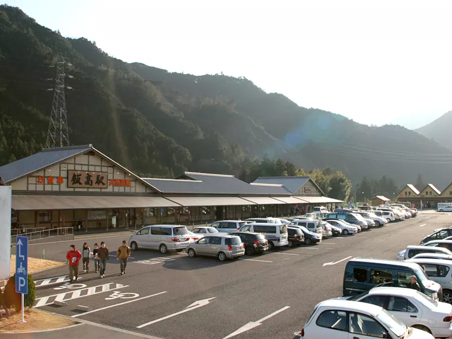 道の駅「飯高駅」の外観