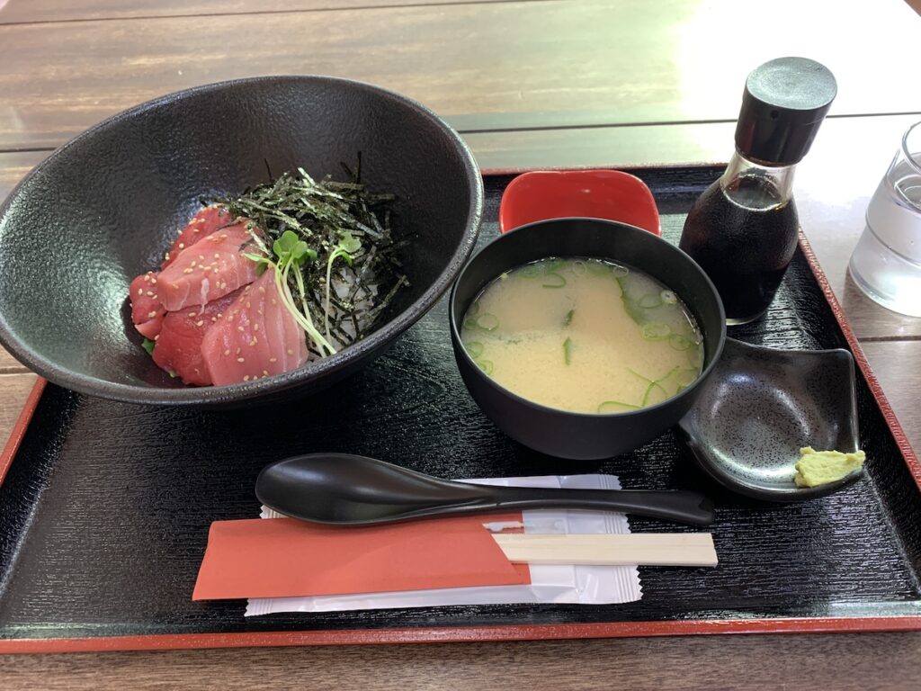 お家ごはん "まんま"のマグロ丼