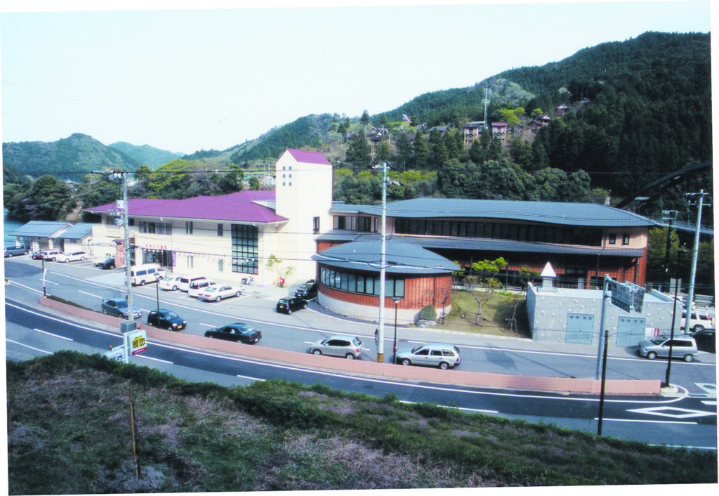 道の駅もみじ川温泉の外観