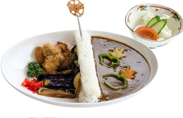 もみじ川温泉特製のシカ肉を使った「ジビエ・ムカレー」