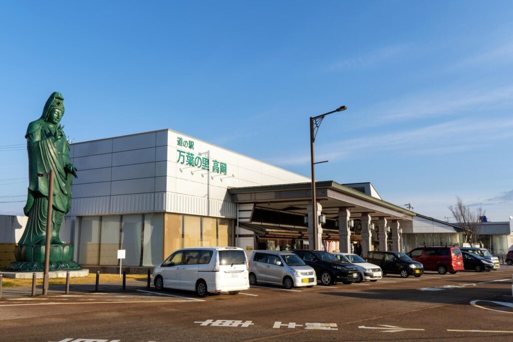 道の駅　万葉の里高岡の外観