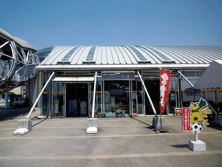 道の駅にらさきの外観