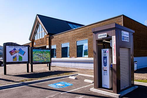 道の駅「田園の里うりゅう」の外観