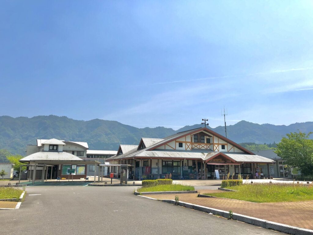 道の駅「とうごう」の外観