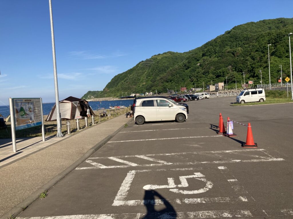 美国漁港海岸キャンプ場の駐車場
