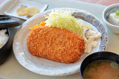 ジャンボコロッケ定食
