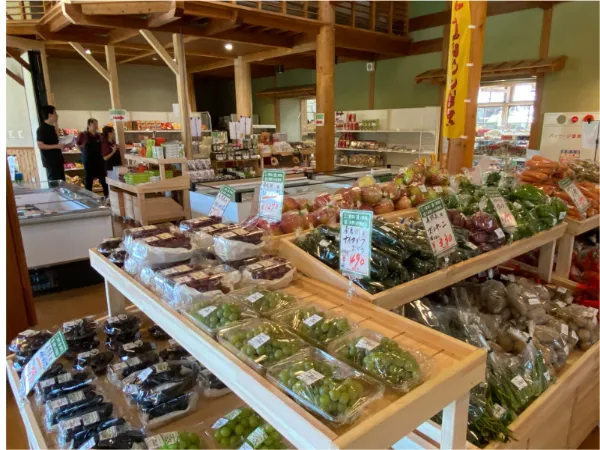 特産物品販売処 吉丸屋の売り場風景